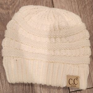 C.C. Kids Exclusives Ivory Knit Beannie Toboggan Hat Size OS